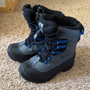Columbia Kids' Gray and Black Snow Boots